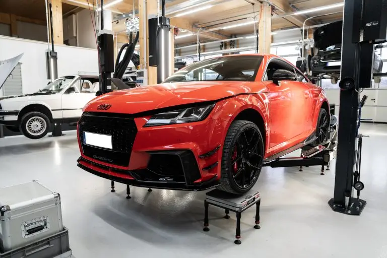 Audi TT RS from TTe during assembly of the wheel load scales